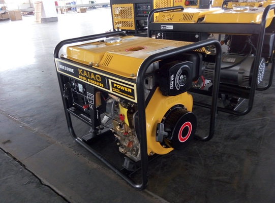Miniatuur Elektrische Begin Diesel Generator 3000 Watts met Vier Wielen/17Ah Batterij